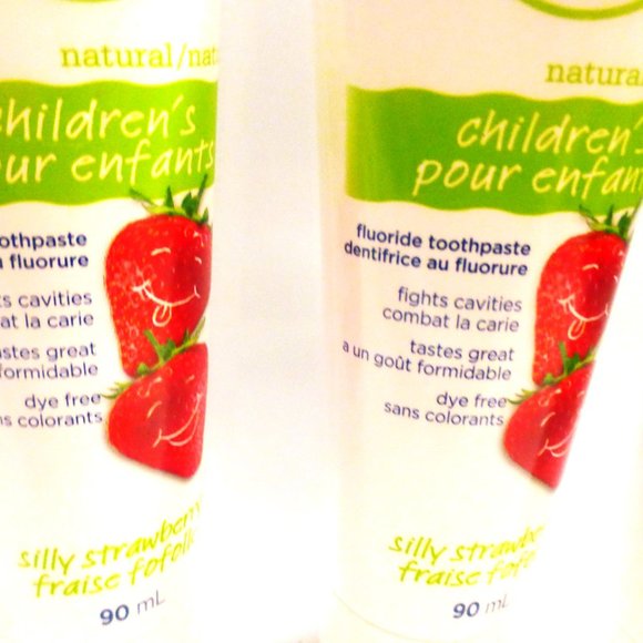 BX65 3 NEW Tom's of Maine SILLY STRAWBERRY Children's Toothpaste 90ml Floride - Picture 2 of 6